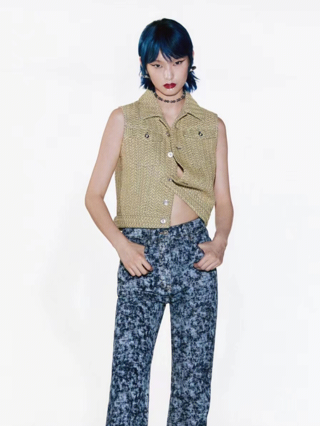 Title: Embrace Creativity and Self-Expression with Zhien Womens Clothing