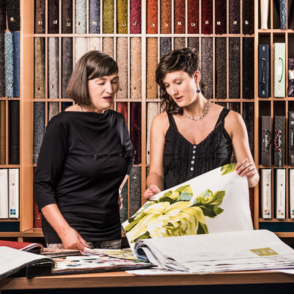 Title: Unveiling the Essence of Luxury: The Exquisite Designs of Guiren Bird Womens Clothing