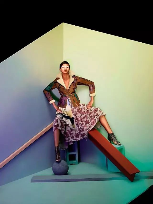 Title: The Art of Fashion: A Celebration of Womens Style