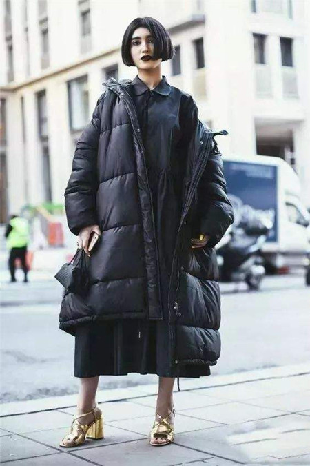 Emperor男装羽绒服，时尚与保暖的完美结合