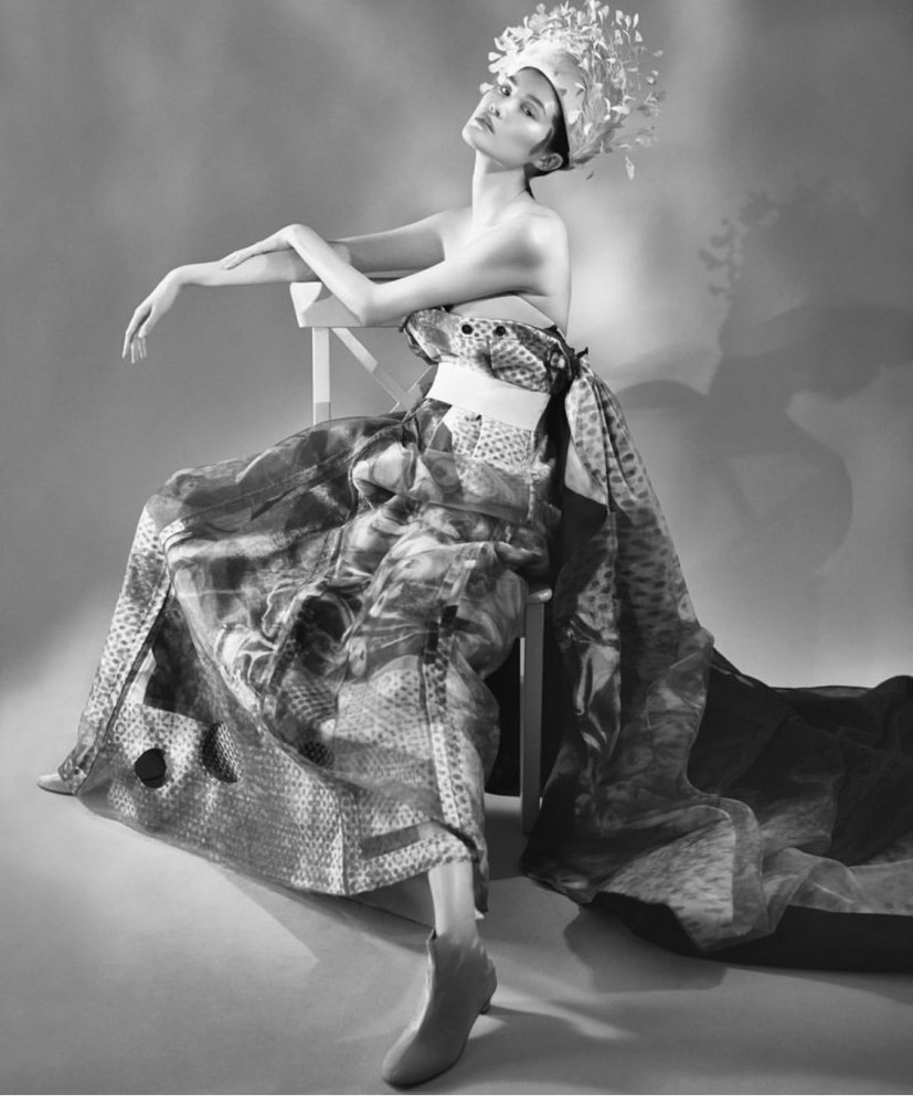 Title: Unleashing the Beauty of Mature Women: The Art of Scented Elderly Fashion