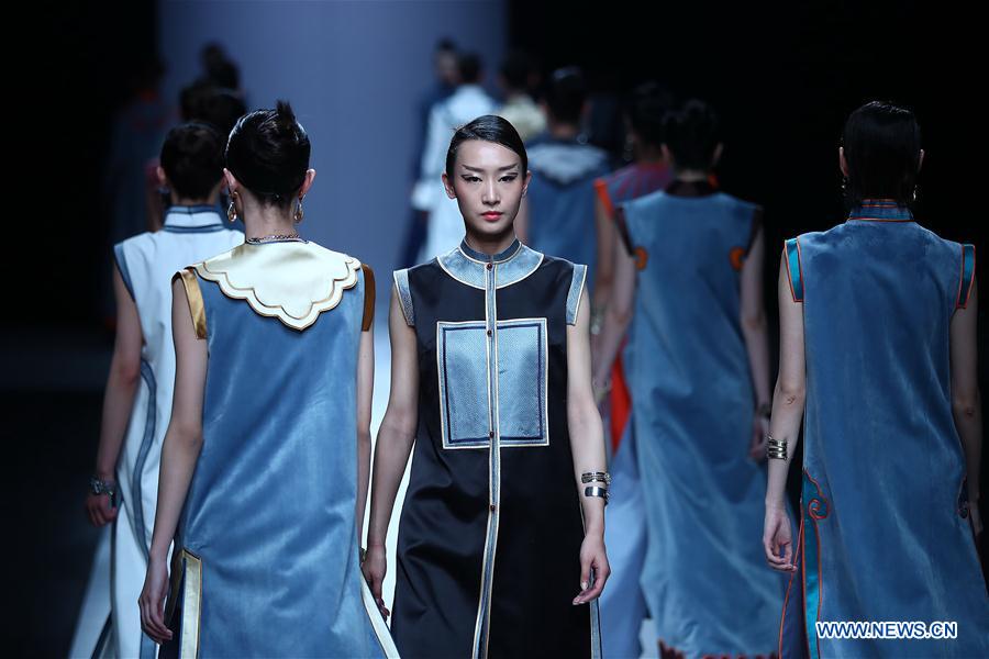 Title: Unveiling the Allure of Yao Ling Womens Clothing: A Comprehensive Exploration ofAuthenticity and Style