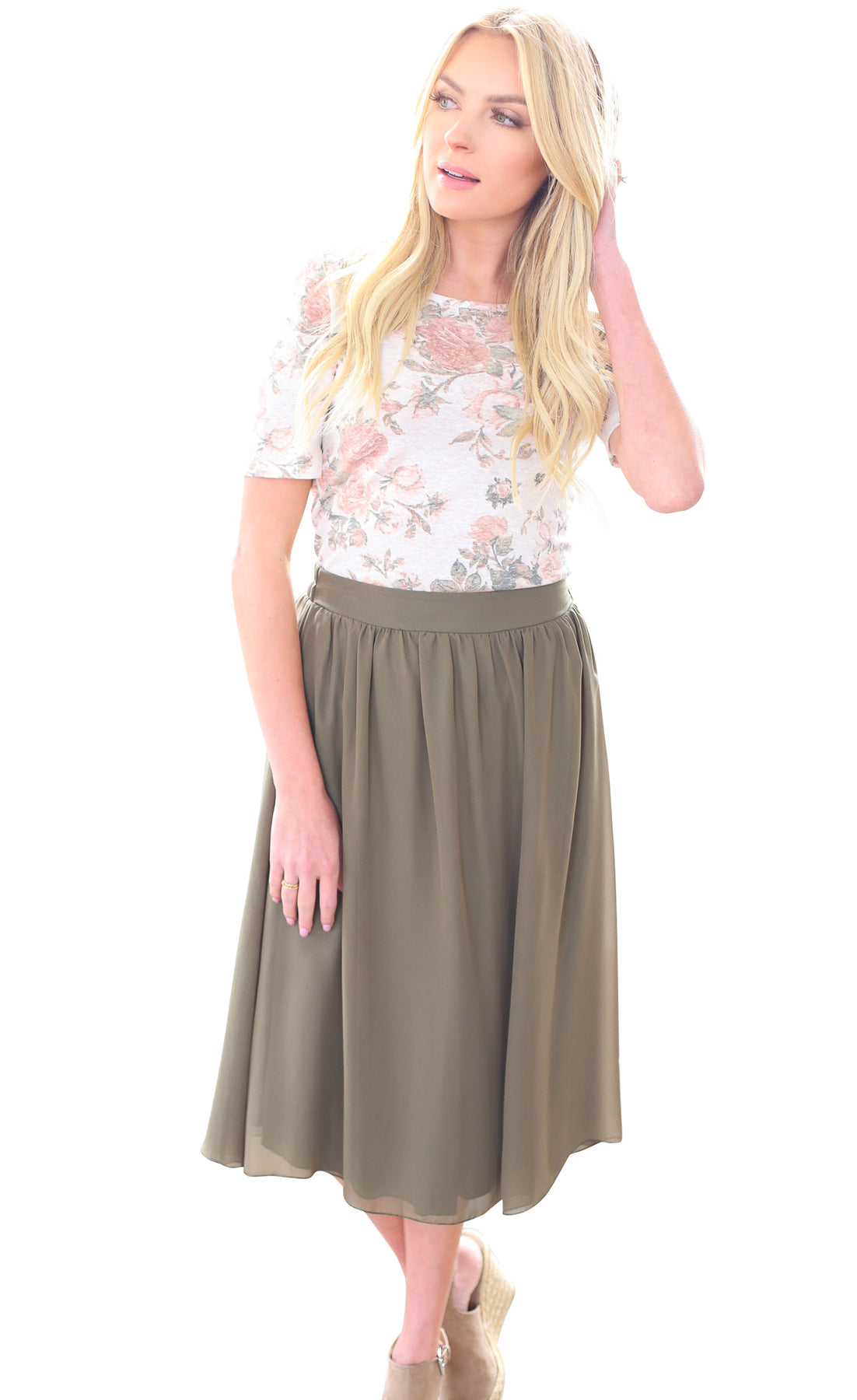 Title: Revamp Your Wardrobe with the Latest Mid-Sized Womens Summer Fashion Finds