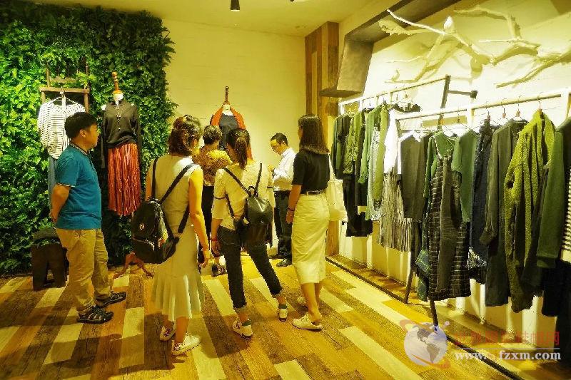Title: A Glimpse into the World of Jiabeiyifei Womens Clothing Store