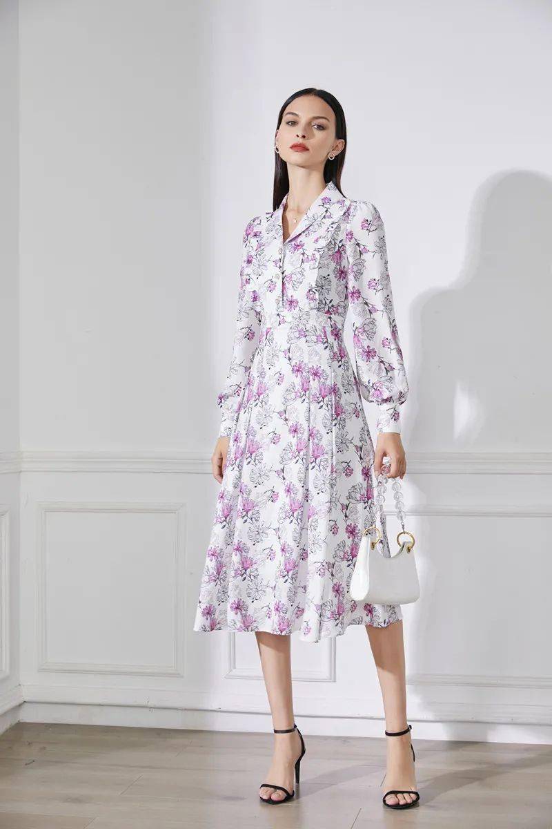 Title:伊袖女装，时尚、优雅与品质的完美融合