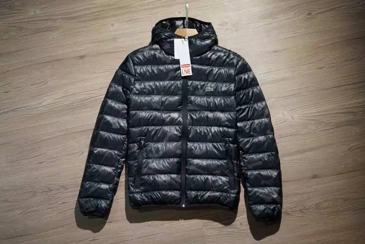 坦博尔羽绒服标志，时尚与品质的完美结合