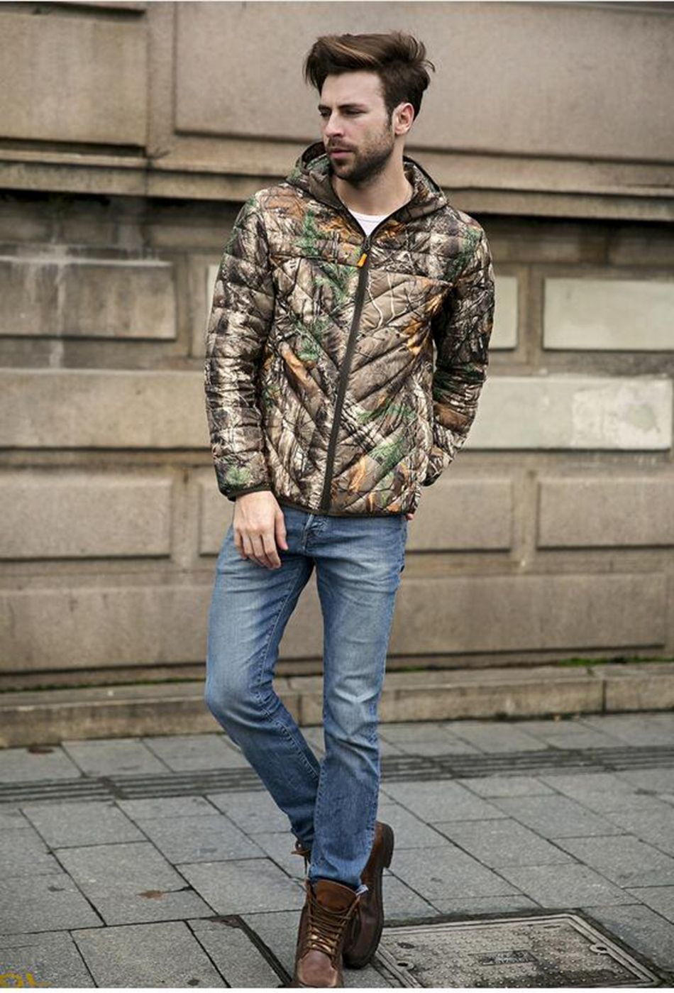 Title: The Kunshan Twin Lotus Down Jacket: A Winter Fashion Must-Have