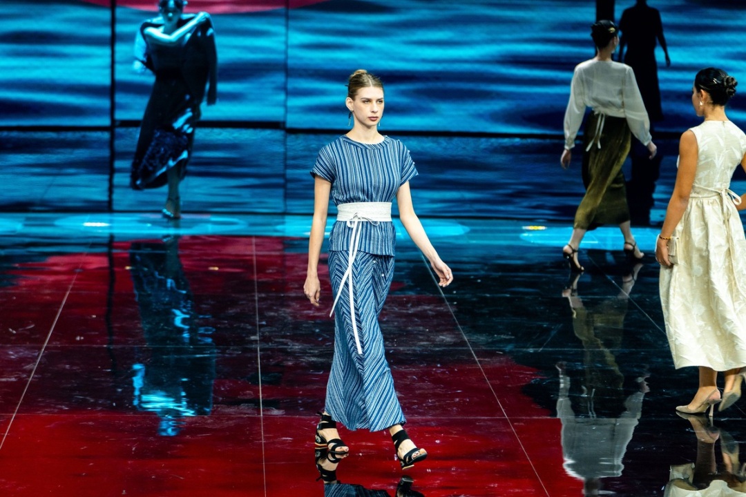 Title: Exploring the Vibrant World of Womens Fashion at Nantong Wenfeng Grand World