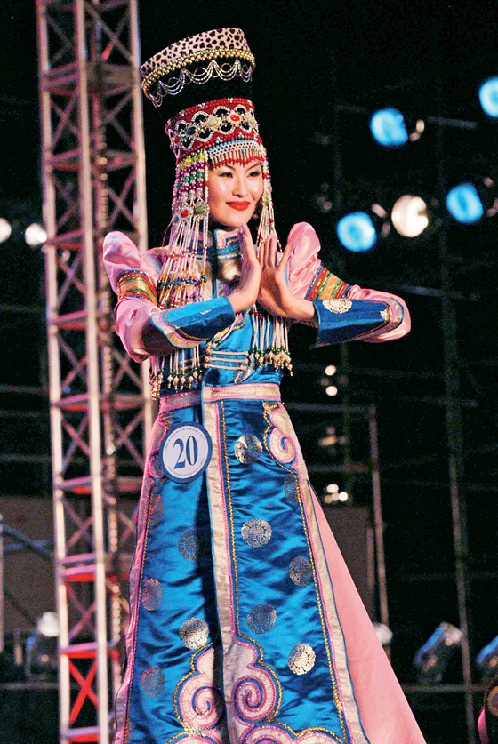 Title: The Artistic Beauty of Mongolian Dance Costumes for Women