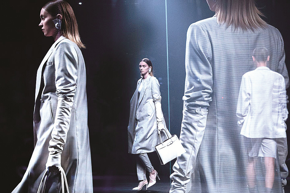 Title: Shanghai Fashion: The Epitome of Elegant Womens Clothing