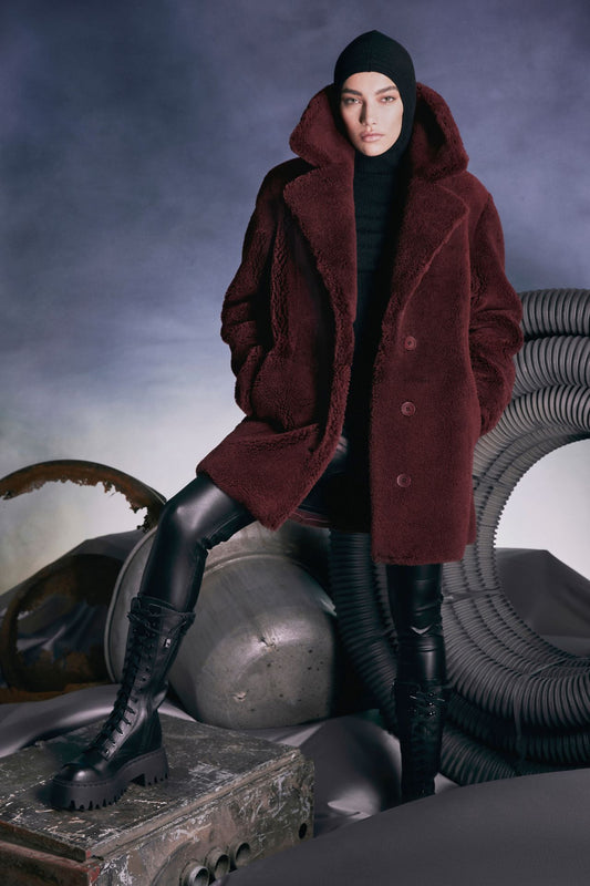 Title: Revamped Womens Fashion: Unveiling the Latest Collection of Coats