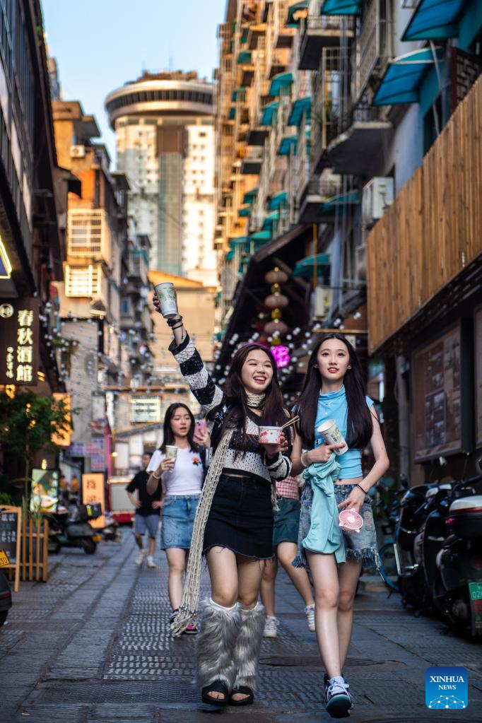 Title: Exploring the Vibrant World of Chongqing Womens Fashion: A Cultural Journey Through the City