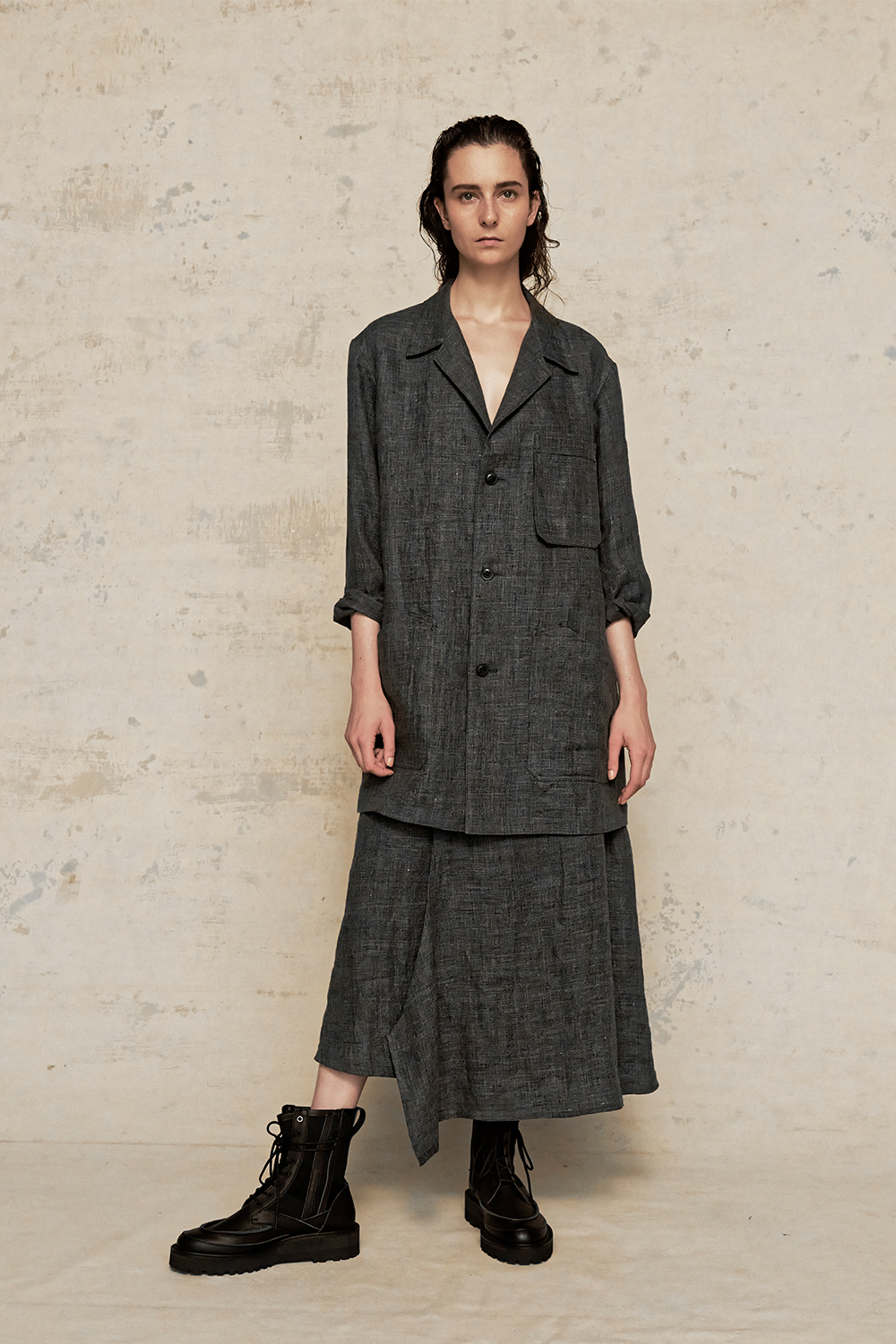 Title: Revamp Your Wardrobe with the Stylish and Timeless春秋外套女装