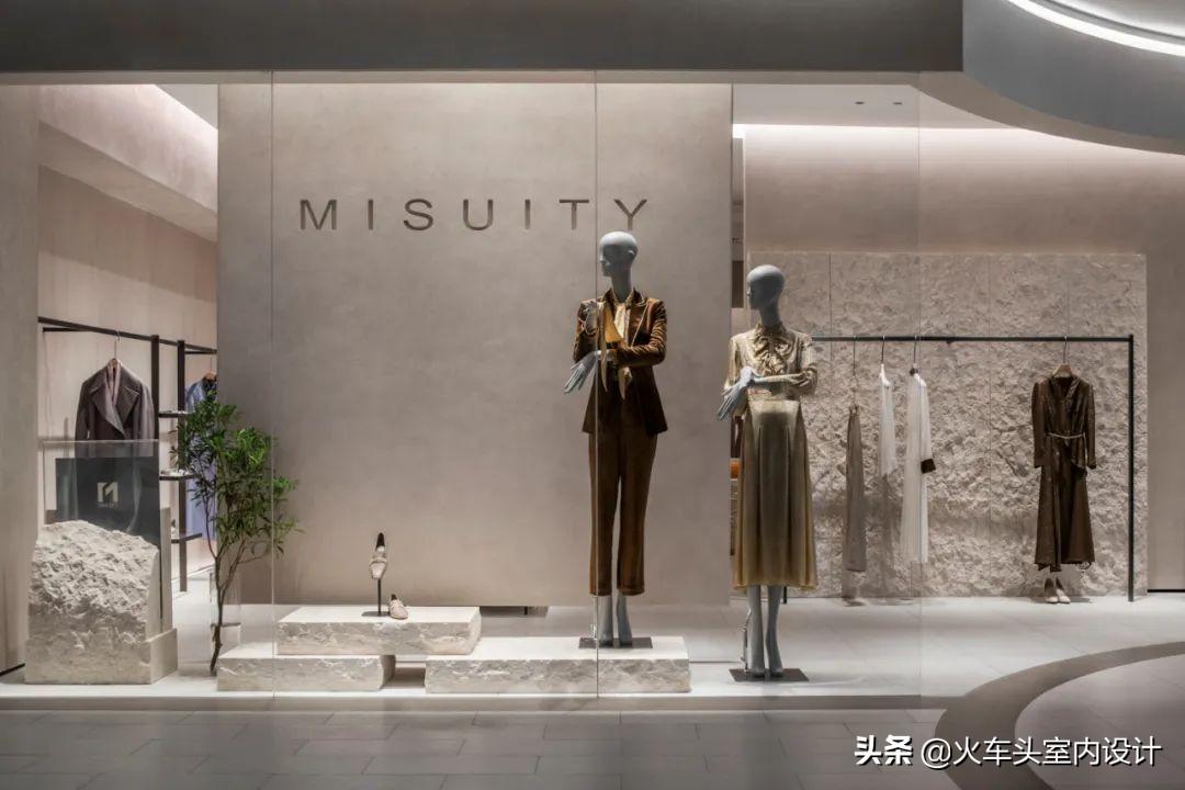 Title: The Evolution and Impact of High-End Womens Clothing Brands