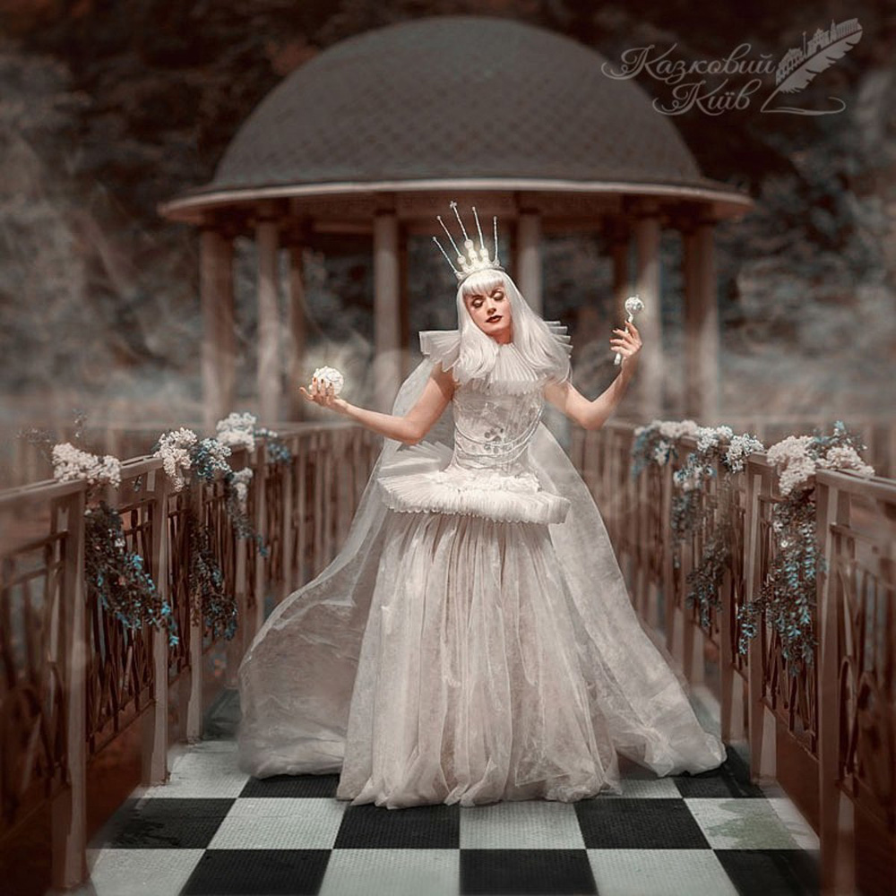 Title: The Allure of Fairy-Tale Fashion: The Beauty and Magic of the Fairy Queen Dress