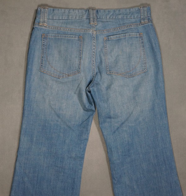 Title: The Art of Womens Denim Trousers: A Comprehensive Guide to the Fashionable and Functional Trend