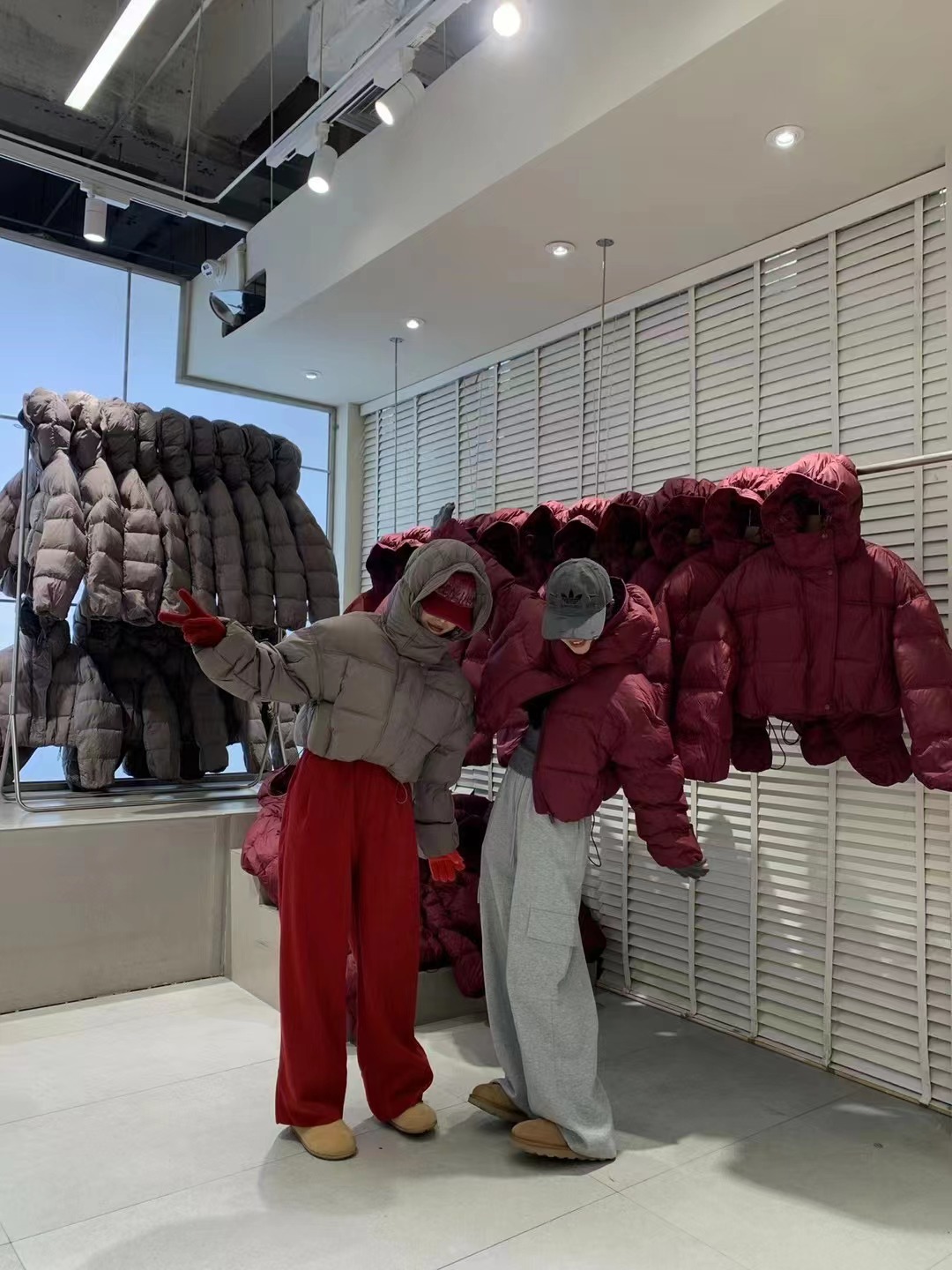 Where is the Wholesale Market for羽绒服 in Guangzhou?