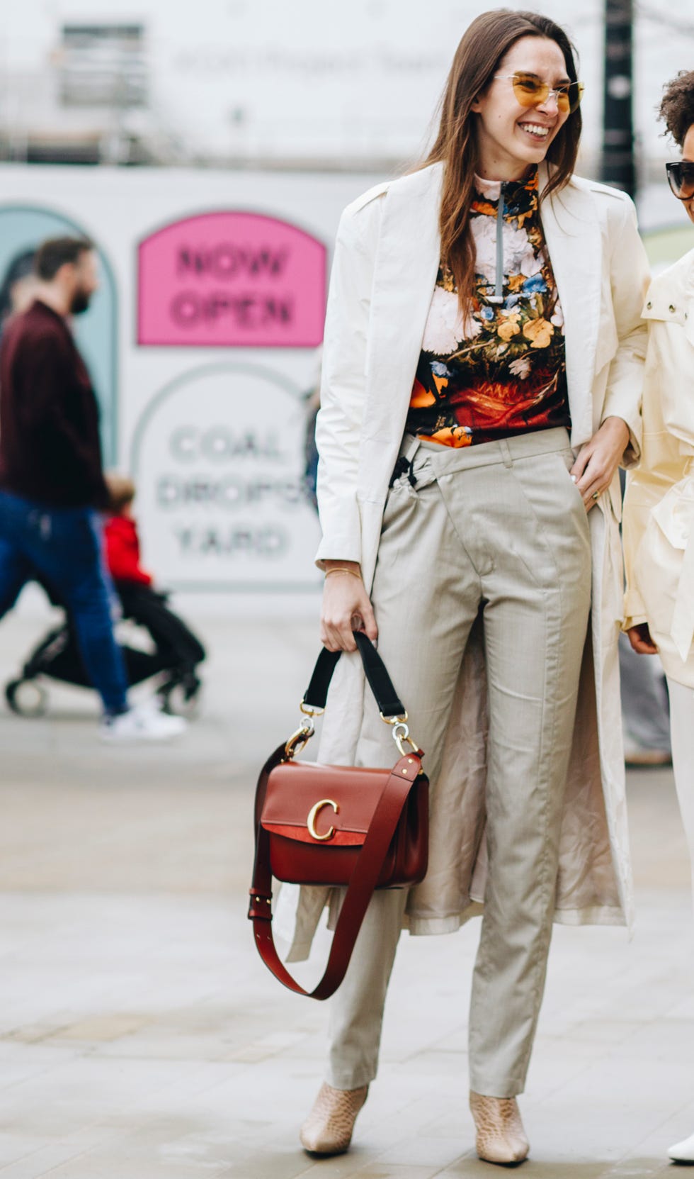 Title: The Allure of Street Fashion: A Glimpse into the World of Thrifted Womens Clothing