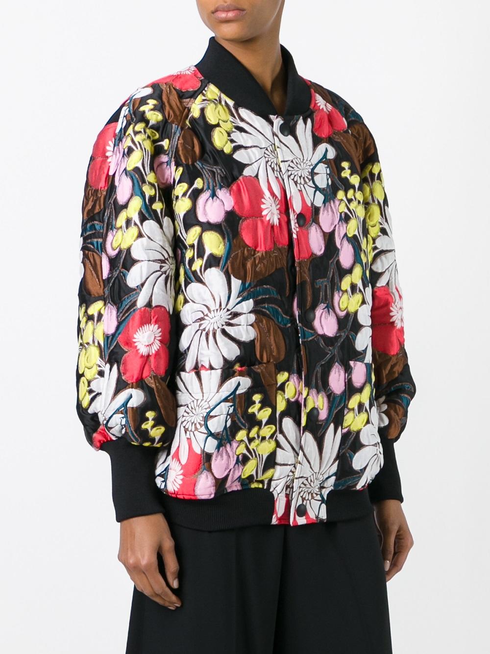 Royal Flower Down Jacket: A Fashionable and Functional Winter Essential