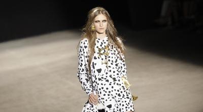 Title: Autumn Collection: Fashionable Womens Outerwear for the Season