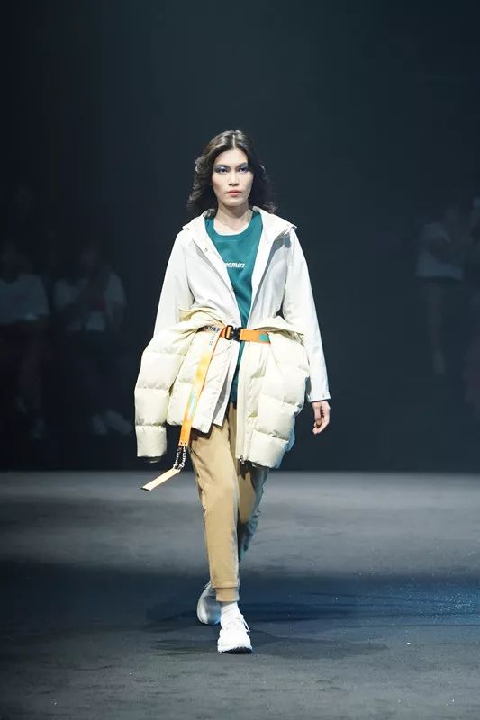 Winter Fashion: The Perfect Mix of Cozy and Stylish Clothing for the Cold Season