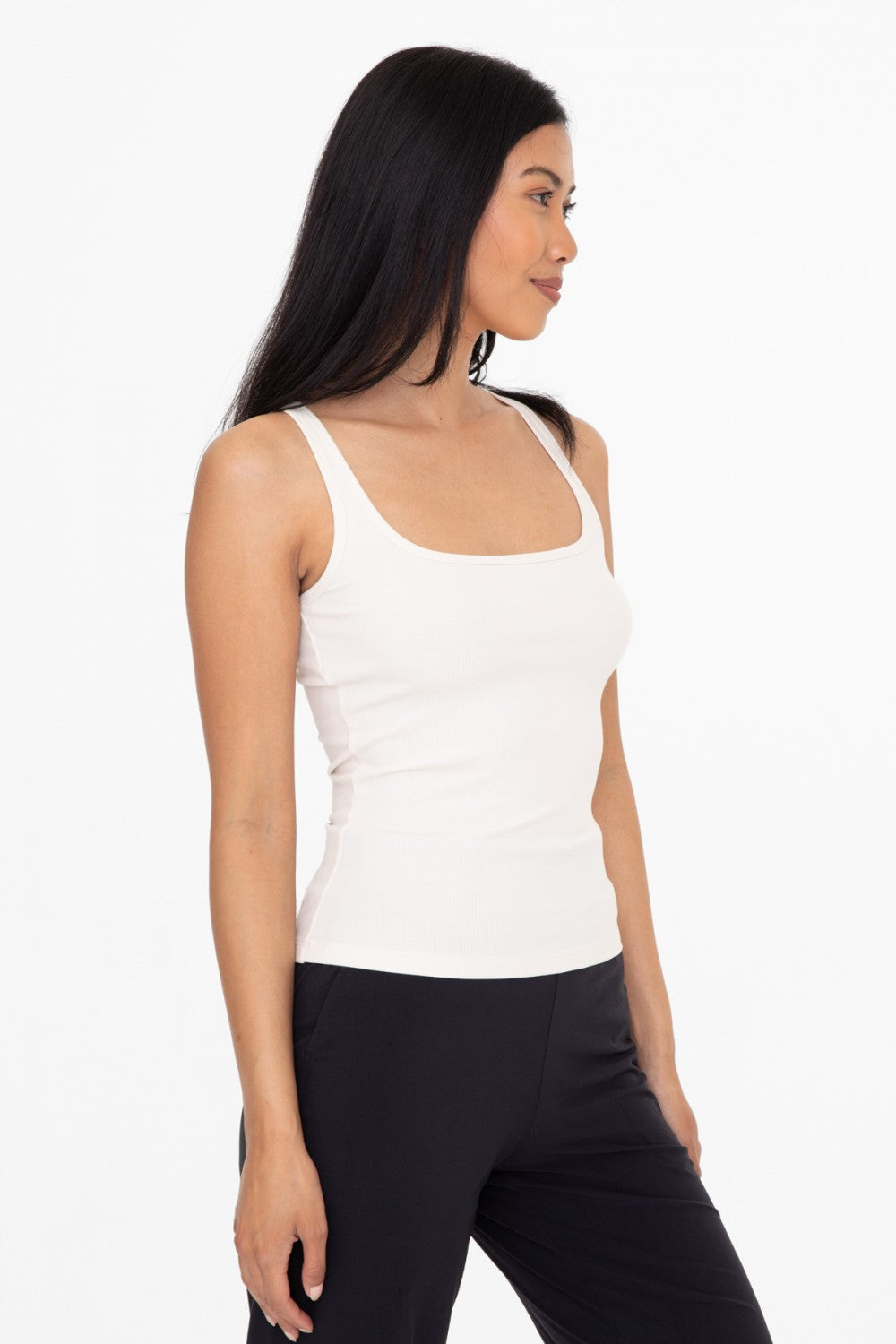 Title: Unveiling the Allure of Womens Tank Tops: A Fashion Statement for the Modern Woman