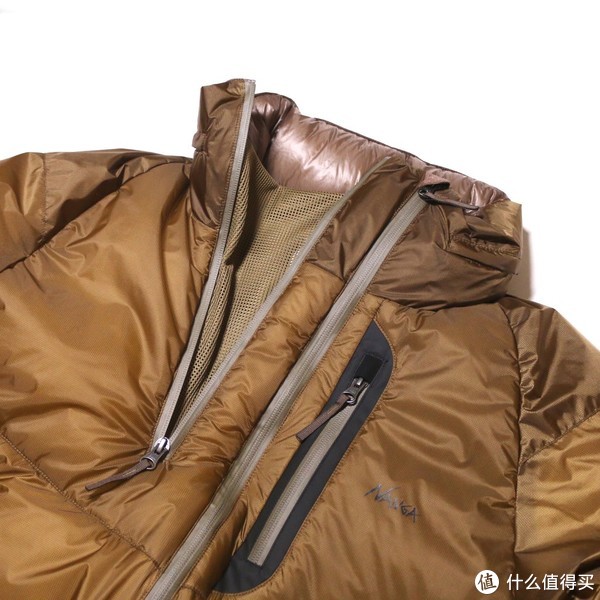 Title: An In-depth Review of the Langman Di羽绒服从设计到穿着体验，朗曼笛羽绒服的全面评价
