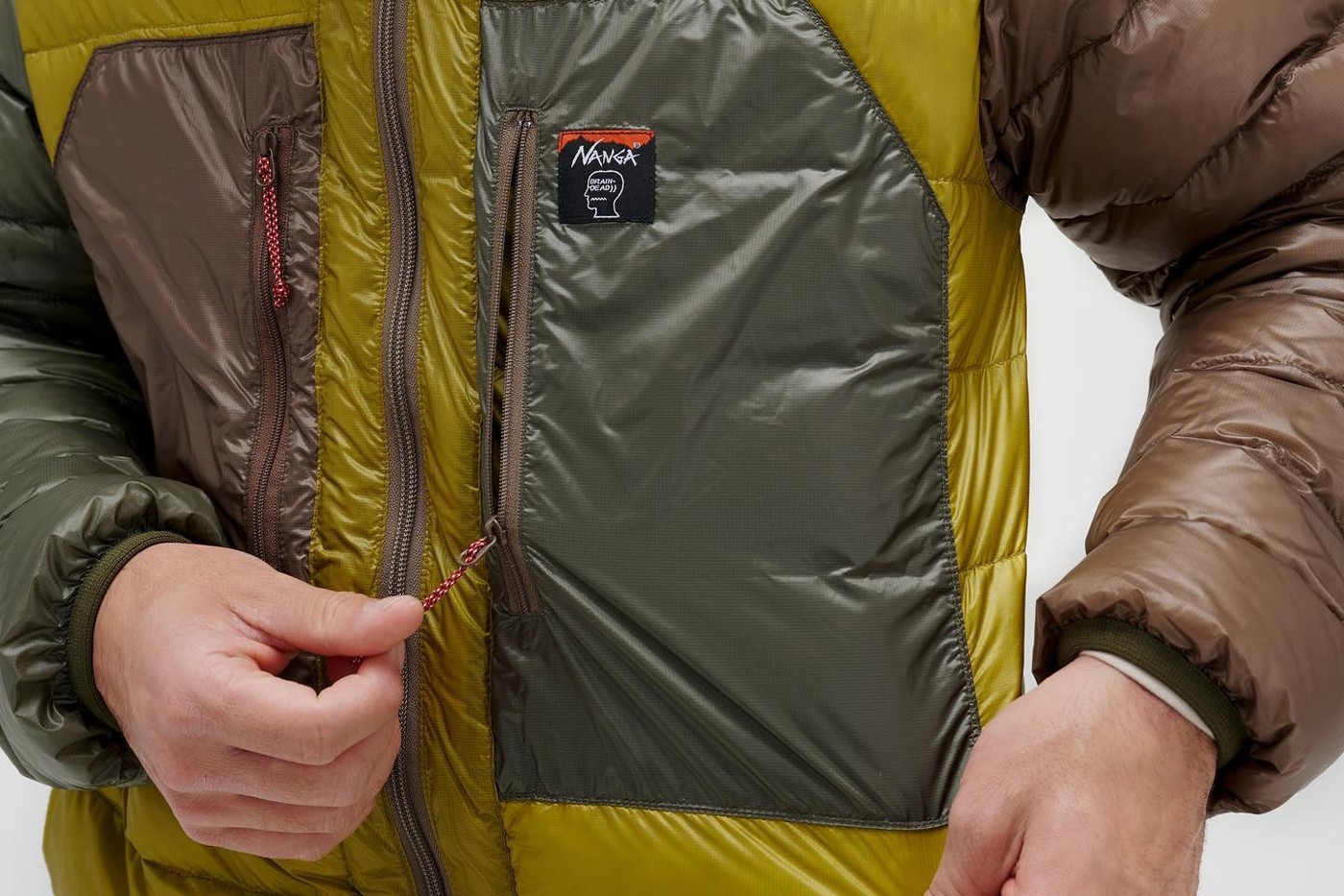Title: An In-depth Review of the Langman Di羽绒服从设计到穿着体验，朗曼笛羽绒服的全面评价
