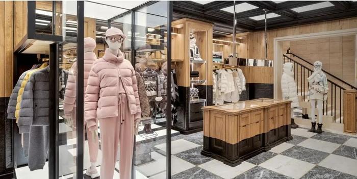 Wuhan Ice and Snow羽绒服专卖店，时尚与实用的完美结合