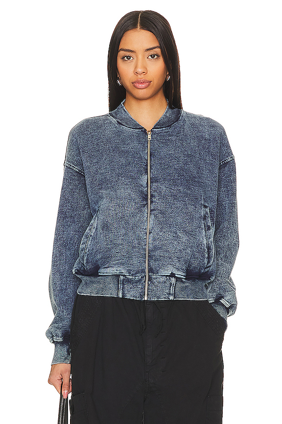 Title: A Review of Iliran Down Jackets: Quality, Style, and Performance
