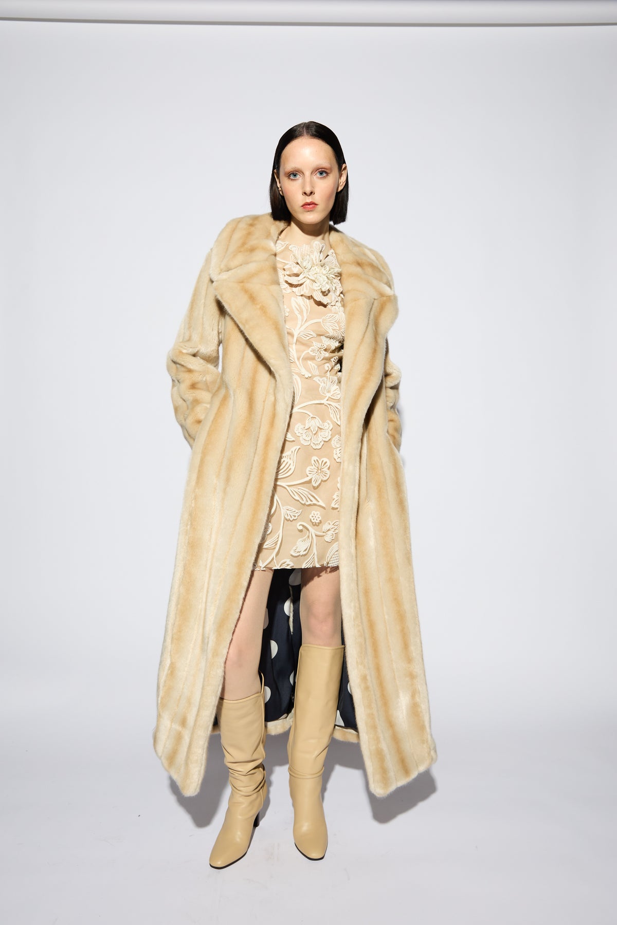 Poetic Fashion: The Newest Collection of Jiji Down Coats
