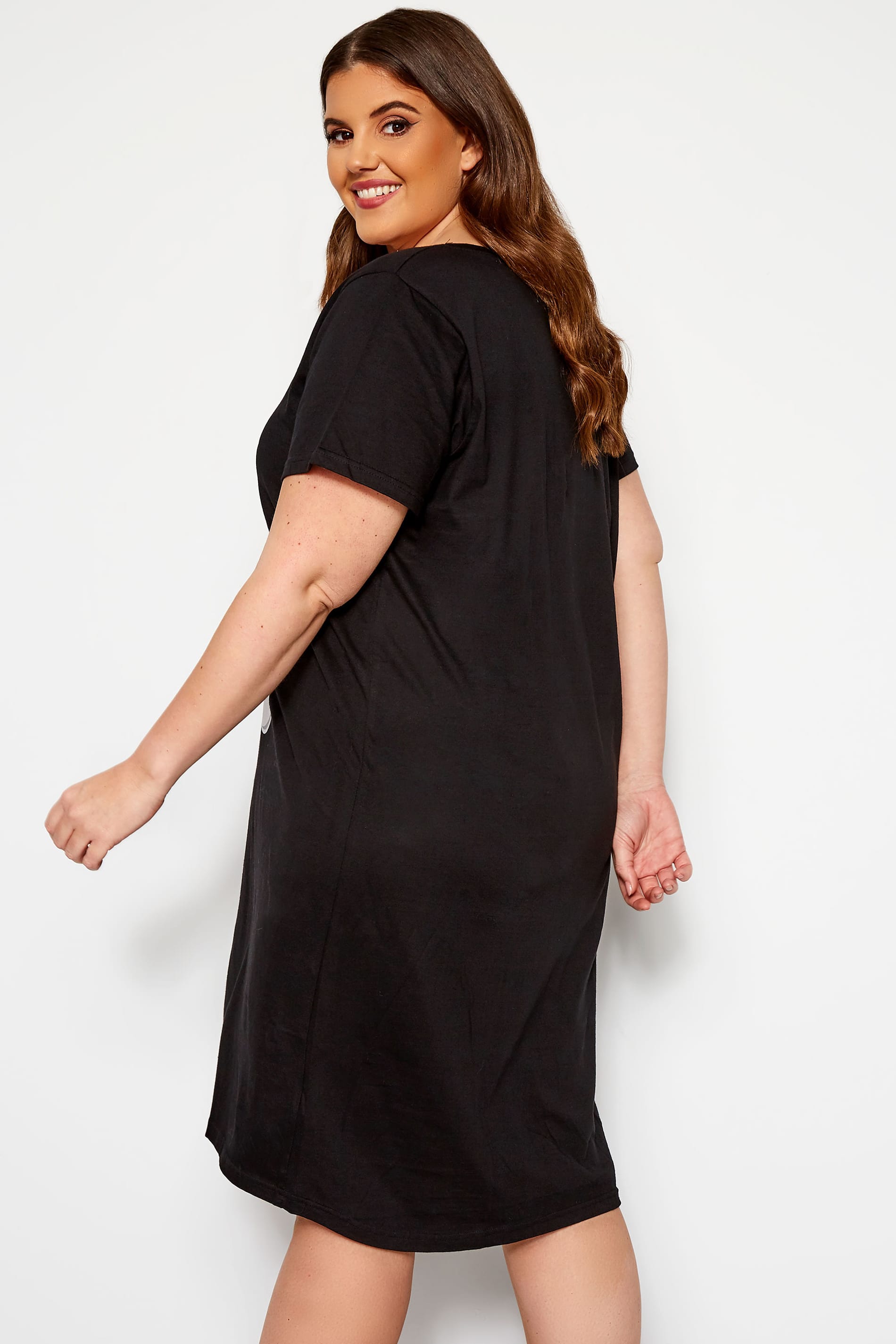 Title: Crocodile Womens Clothing: A Glimpse into the World of Exotic Fashion