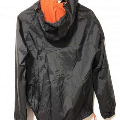 How to Spin Dry a Down Jacket without Exploding It