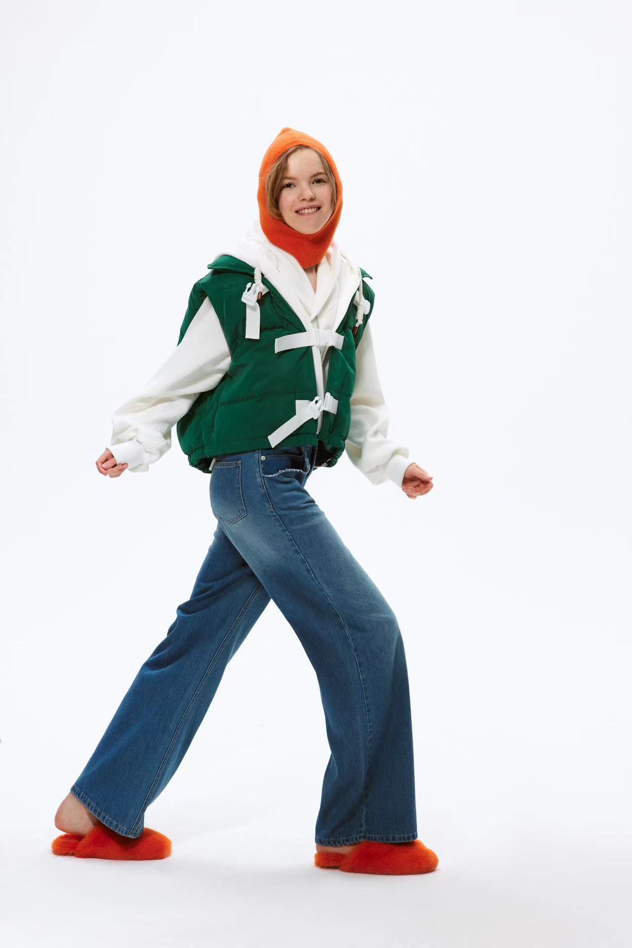 Title: Breaking Stereotypes: The Experience of Walking in Womens Clothing