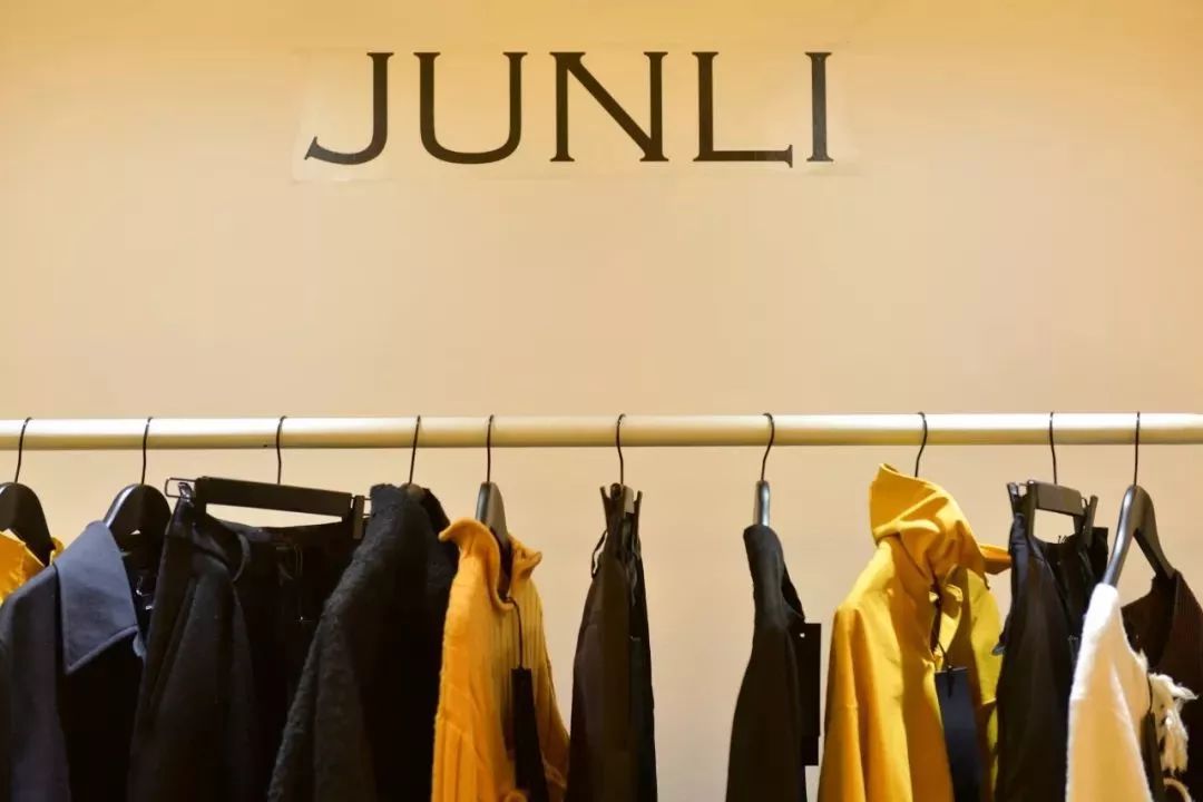 Title: Is Jinyujie Downwear a Big Brand?