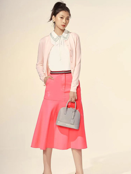 Title: 哥弟品牌女装，时尚与舒适的完美结合