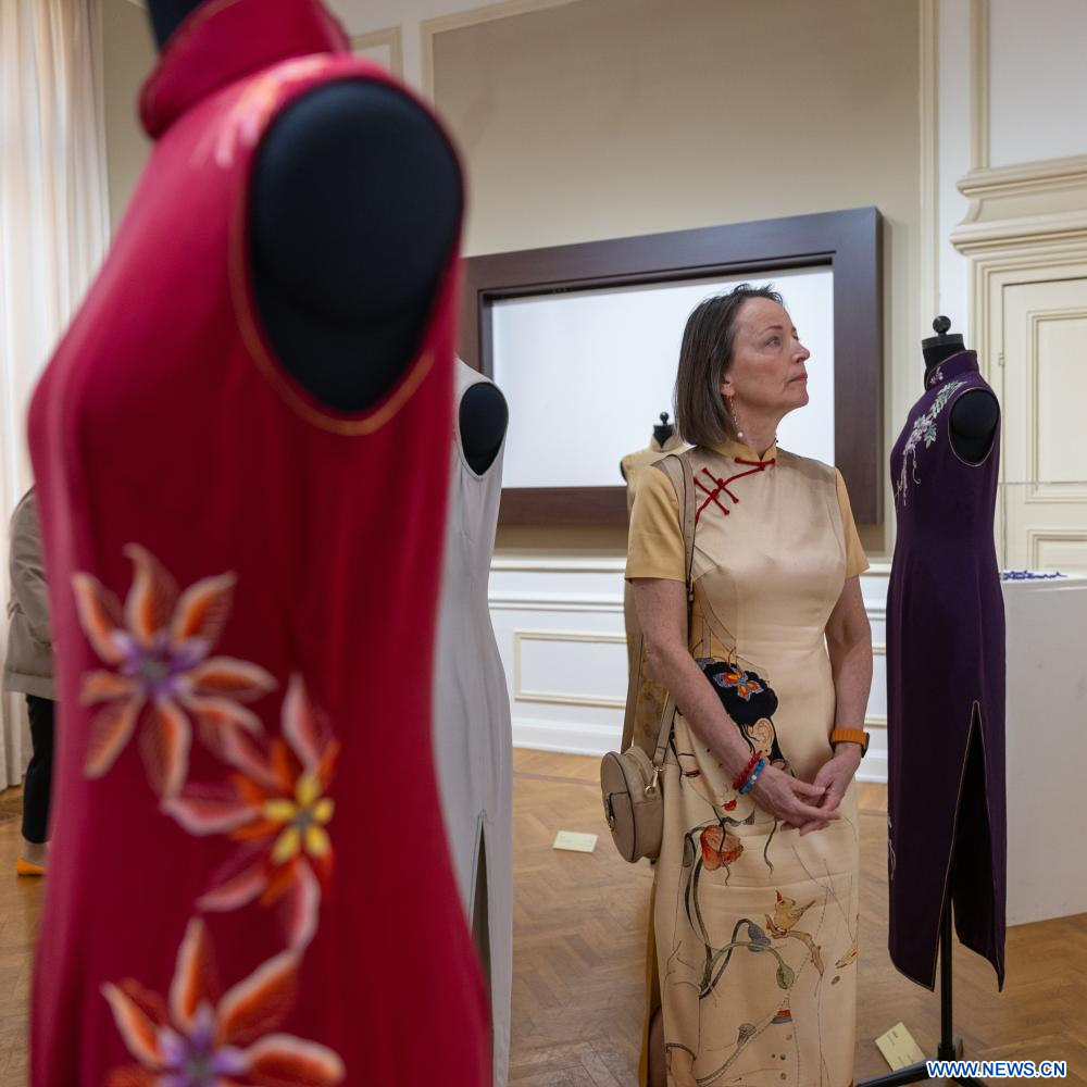 Title: Shanghai Fashion Womens Clothing: A Cultural and Economic Powerhouse