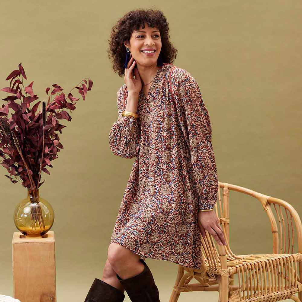 Title: Revamp Your Wardrobe with Our Exquisite Womens Fall Collection: A Perfect Blend of Style and Comfort