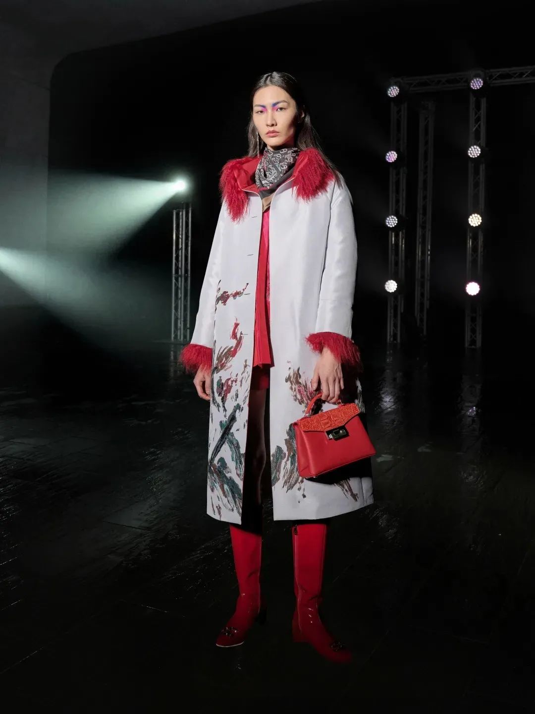 Title: Unveiling the Mystery: Xu Kais Unexpected Crossover into Womens Fashion