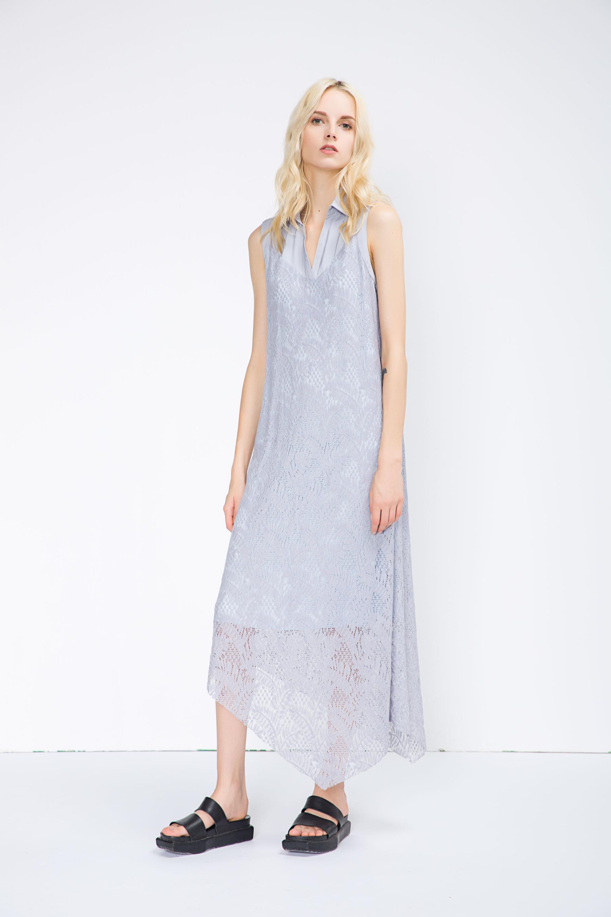Title: Embracing Fashion: A Guide to Womens Clothing for Middle-Aged and Older Women