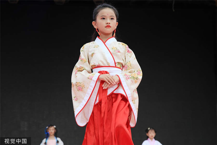 Title: Exploring the Timeless Elegance of Hanfu and other Chinese Traditional Costumes through Pictures