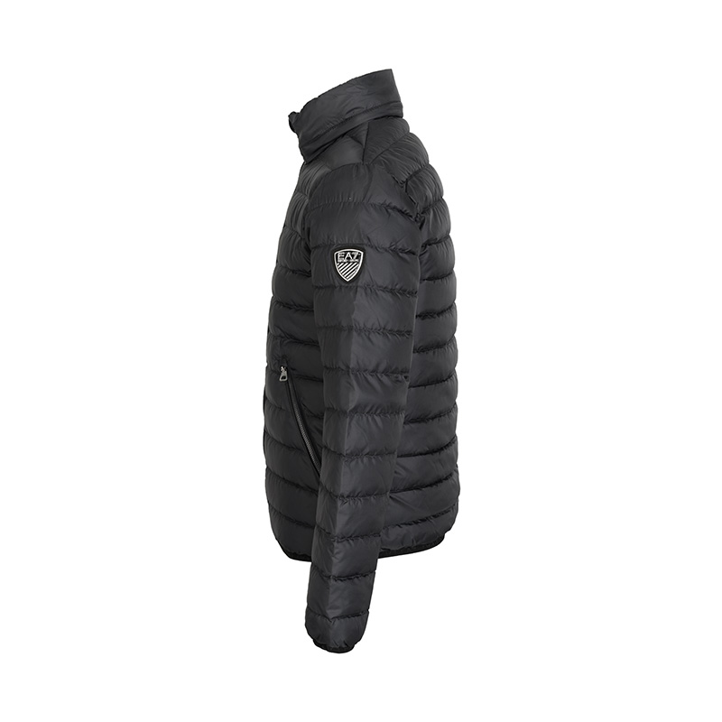 Armani Mens羽绒服，时尚与实用的完美结合
