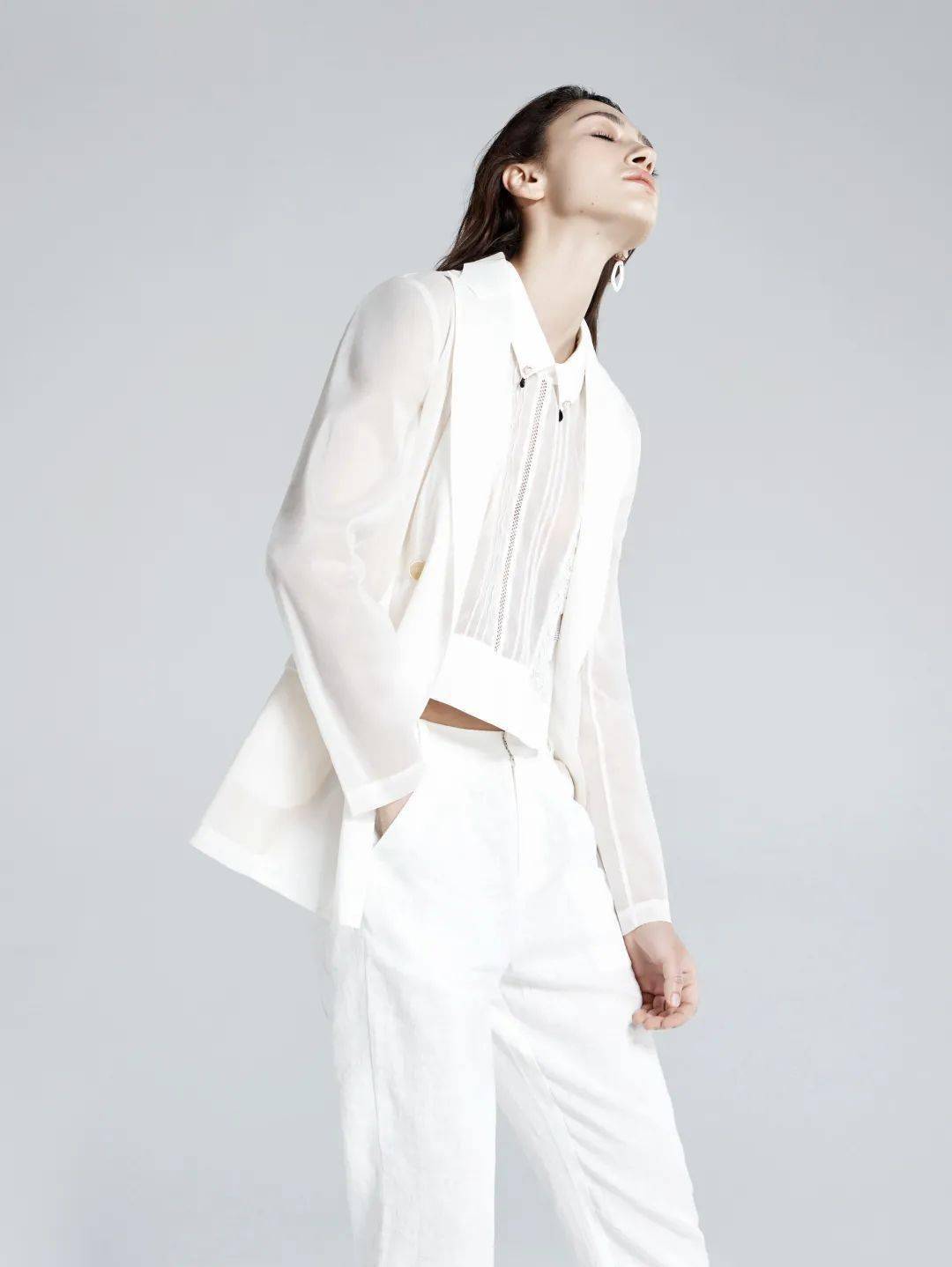 Title: Ladies Fashion Clothing Co., Ltd.: A Leader in the Industry