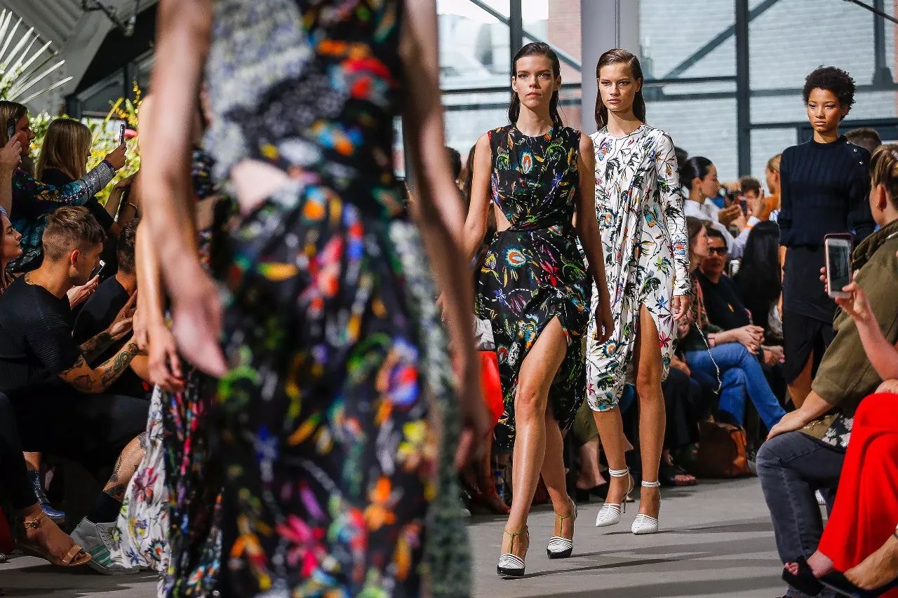 Title: Exploring the World of Womens Fashion: A Paradise for Ladies