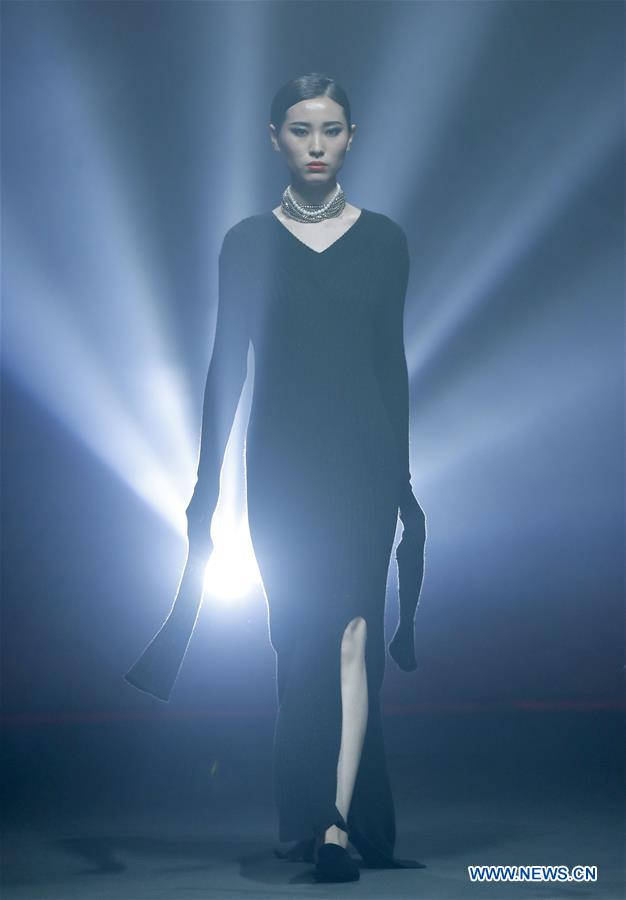 Title: Unveiling the Allure of Lianhuan Womens Clothing: A Journey Through Time and Style