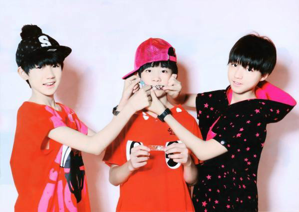 Title:  tfboys女装， A New Twist on the Popular Boys Groups Style Evolution