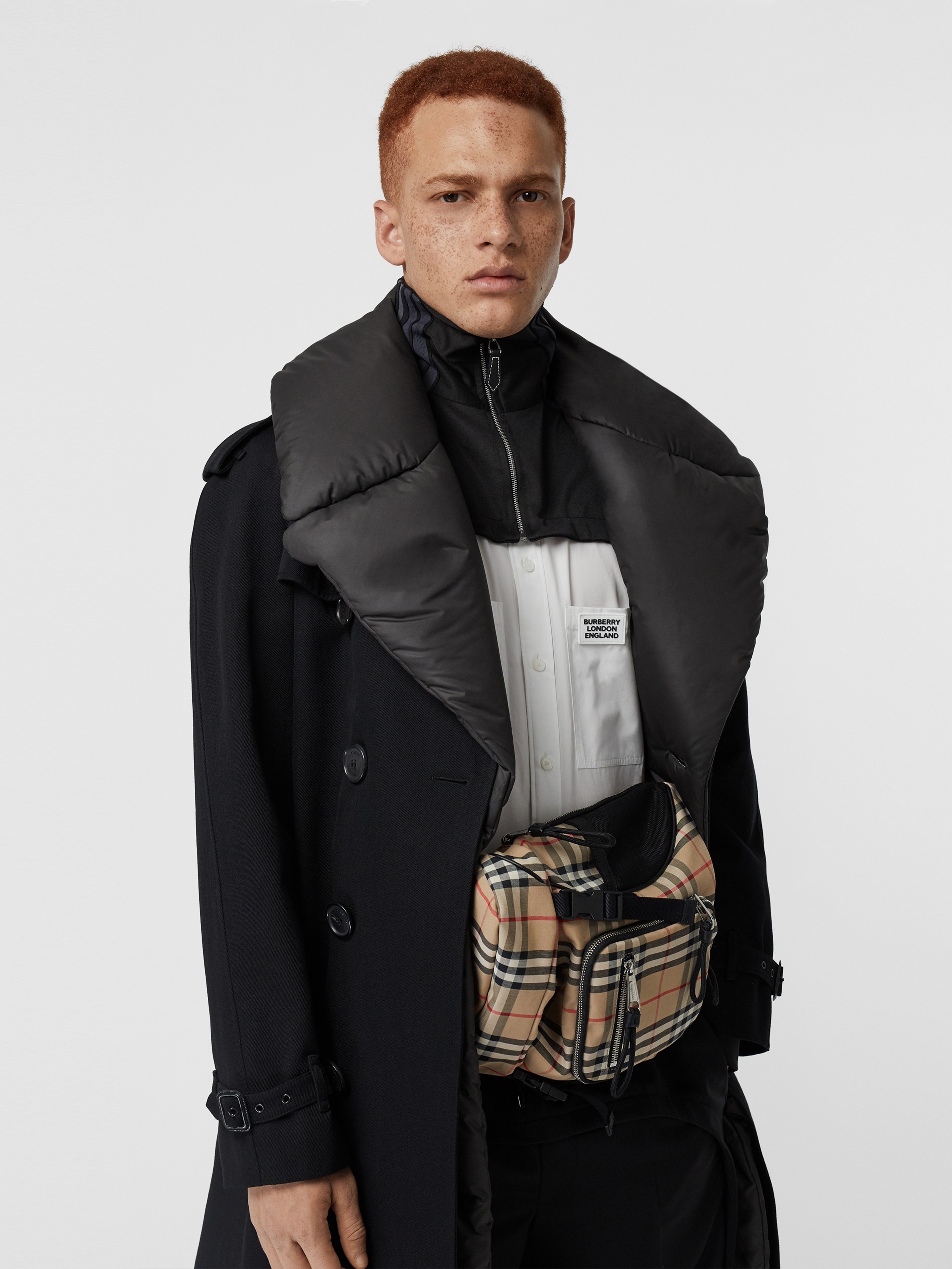 Title: Refashioning Winter Coats: The Art of Adjusting羽衣领