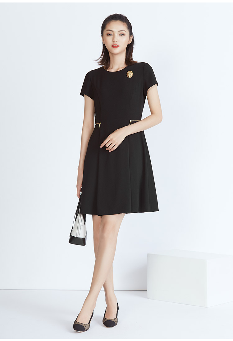 Title: Exploring the Alluring World of Brother Sister Womens Dresses - Unraveling the Beauty of哥弟女装连衣裙