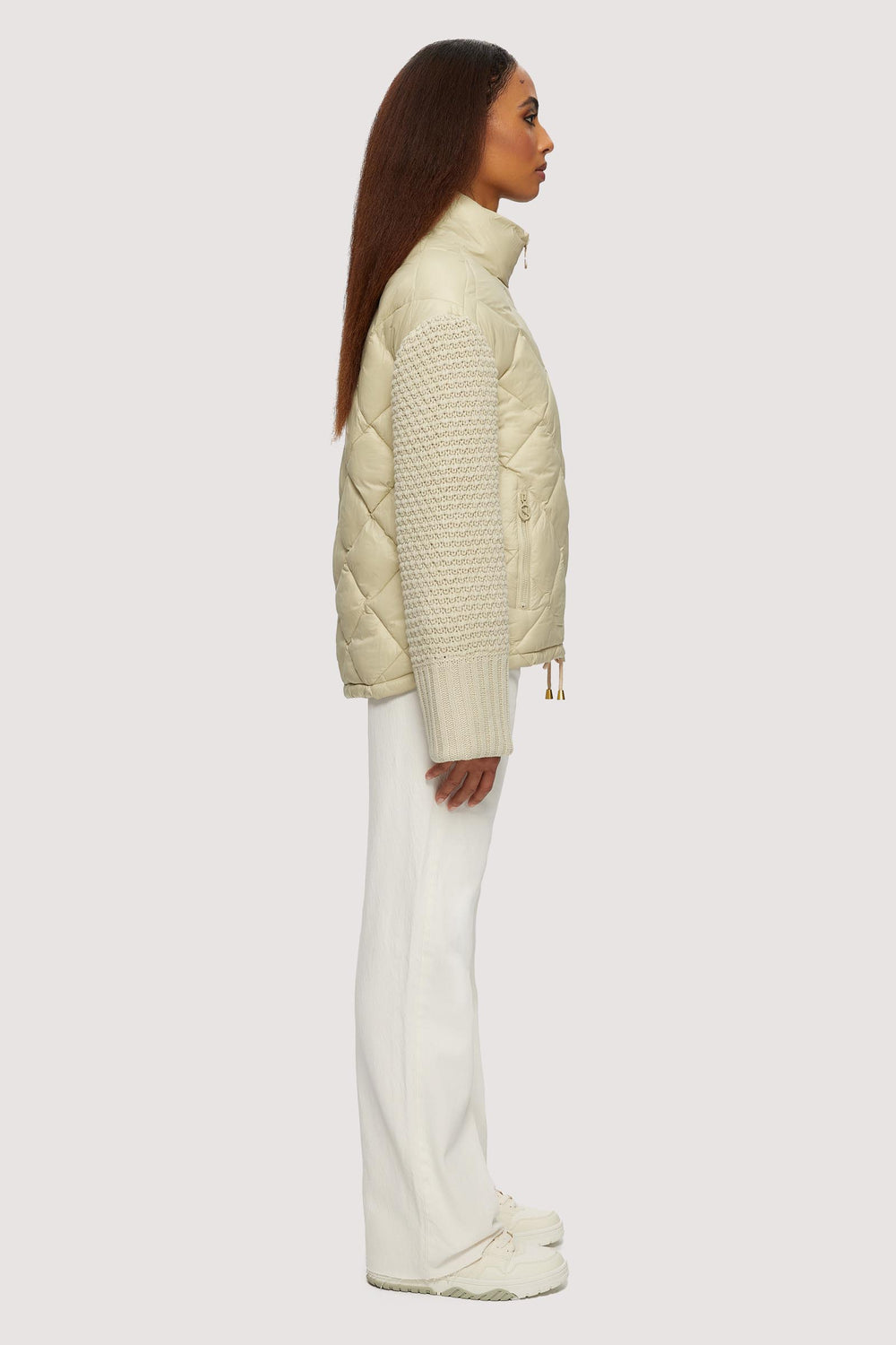 Title: Elegant and Comfortable Womens Outerwear for the Elderly: A Comprehensive Guide