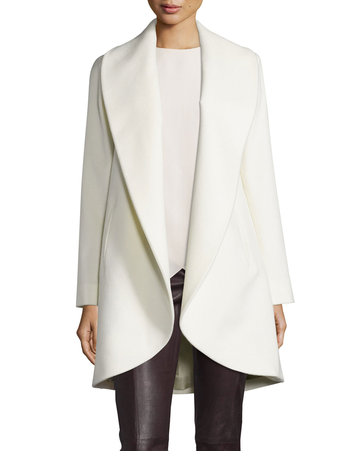 WHITE DOWN COAT: MATCHING SWEARERS AND LAYERS